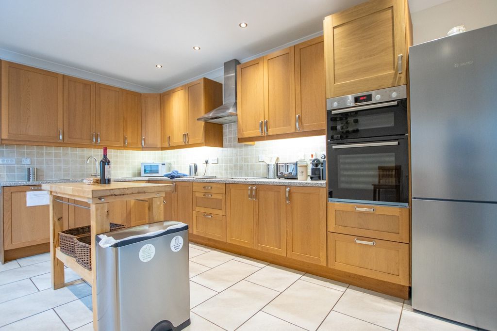 Property photo 3 of 30 4539196