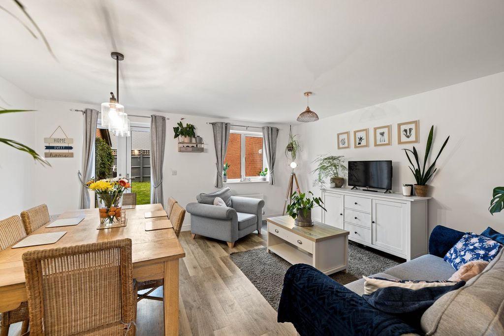 Property photo 2 of 22