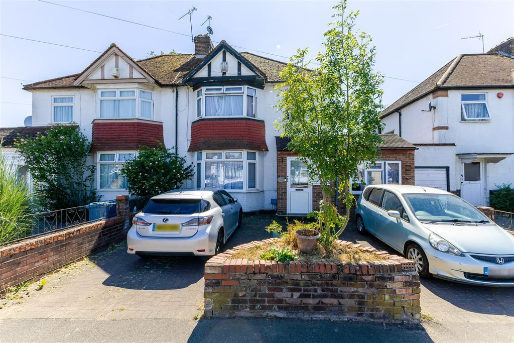 Property photo 1 of 26 Village Way