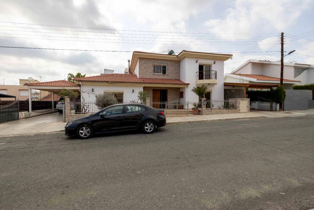 Property photo 1 of 30