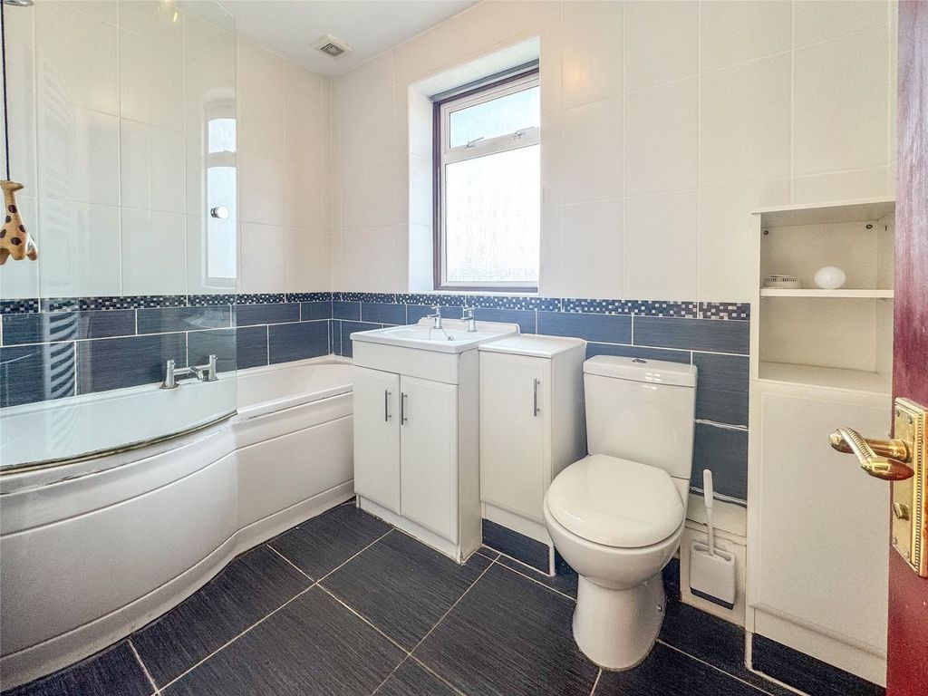 Property photo 3 of 12 Bathroom