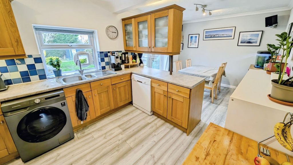 Property photo 2 of 20 Pbox-Img.Jpg