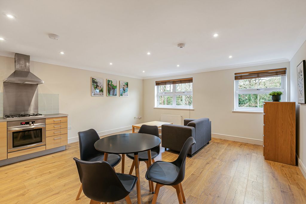 Property photo 2 of 17 Reception/Kitchen