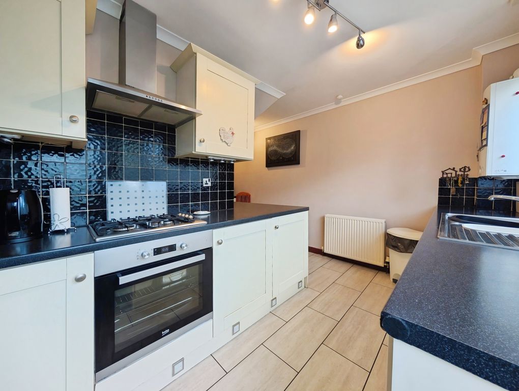 Property photo 3 of 29 Kitchen