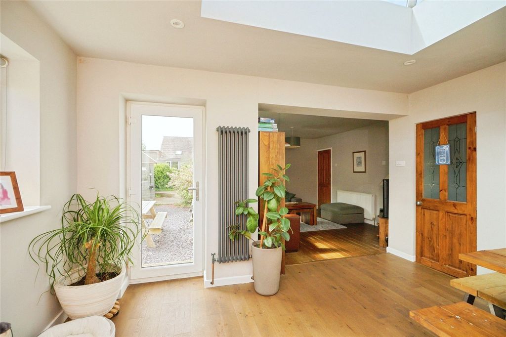 Property photo 3 of 31 Picture No. 18