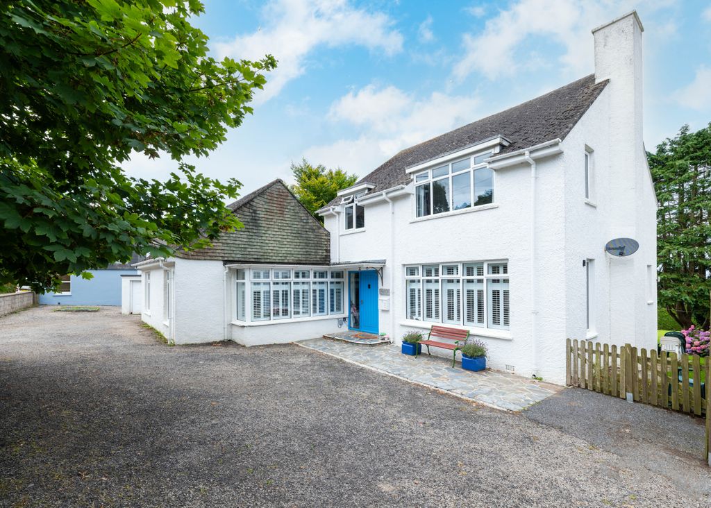 Property photo 2 of 28 Gallery