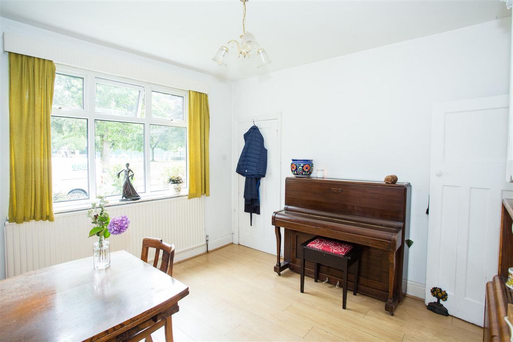 Property photo 3 of 35 Dining Room