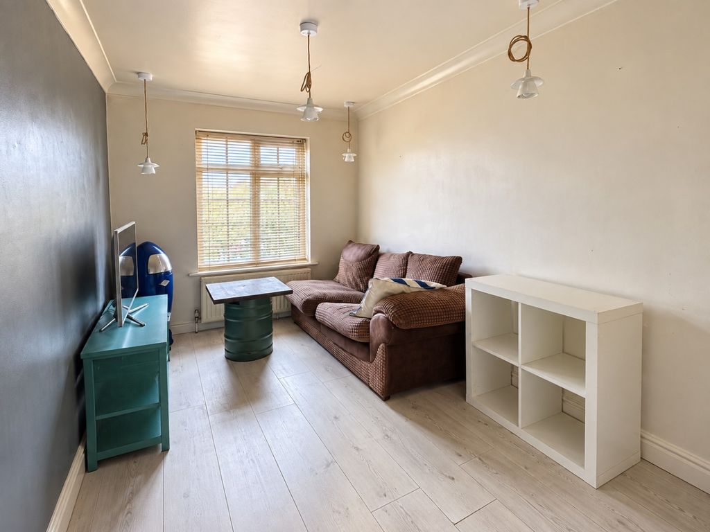 Property photo 3 of 16 5571933