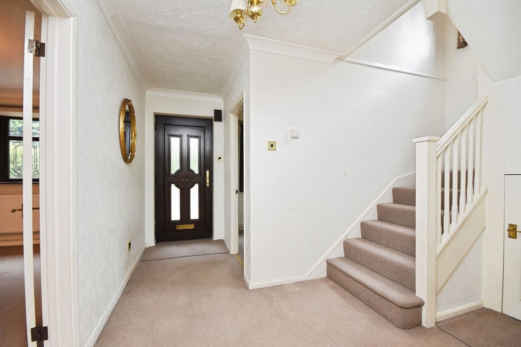 Property photo 2 of 20