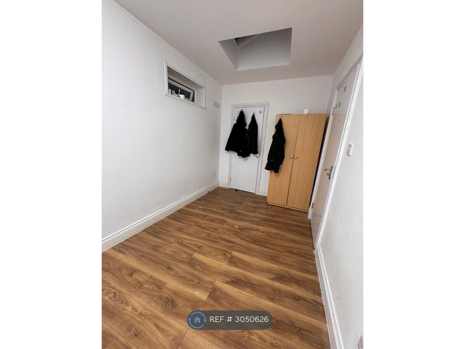 Property photo 2 of 4 Room-2 With Wc