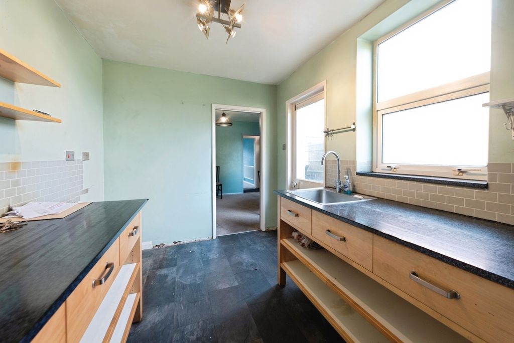 Property photo 2 of 20 Pbox-Img.Jpg