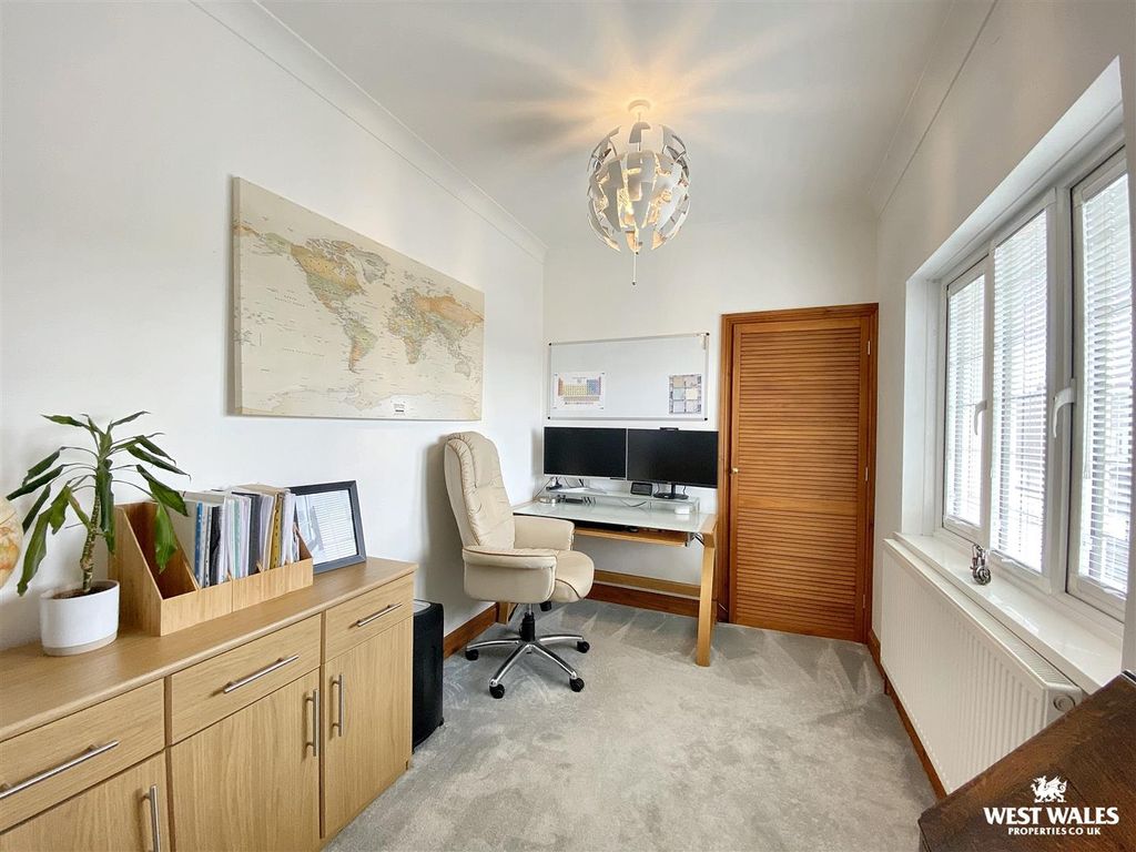 Additional image 19 of 3 bed detached house for salePier Road, Pembroke Dock SA72