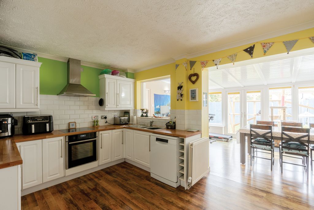 Property photo 3 of 18 Photo 6