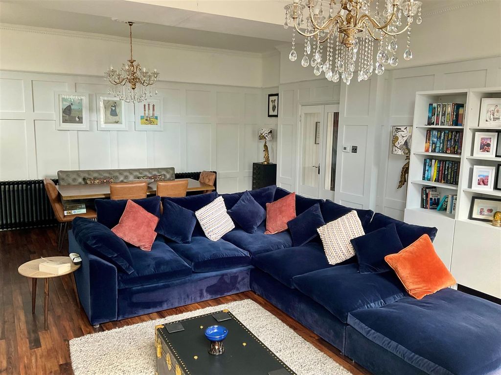 Property photo 2 of 41 Lounge Pic1.Jpg