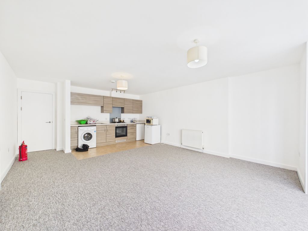 Property photo 3 of 13 Cam04693G0-Pr0134-Still002