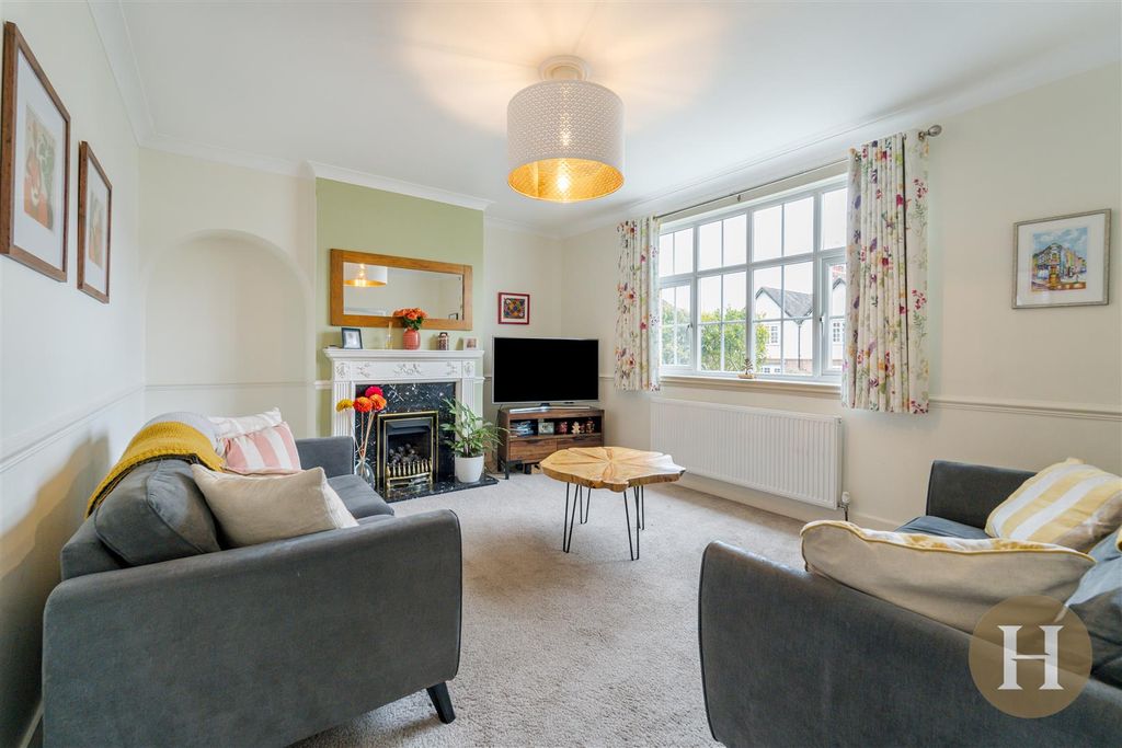 Property photo 2 of 28 Hadleigh Estate Agents-1.Jpg