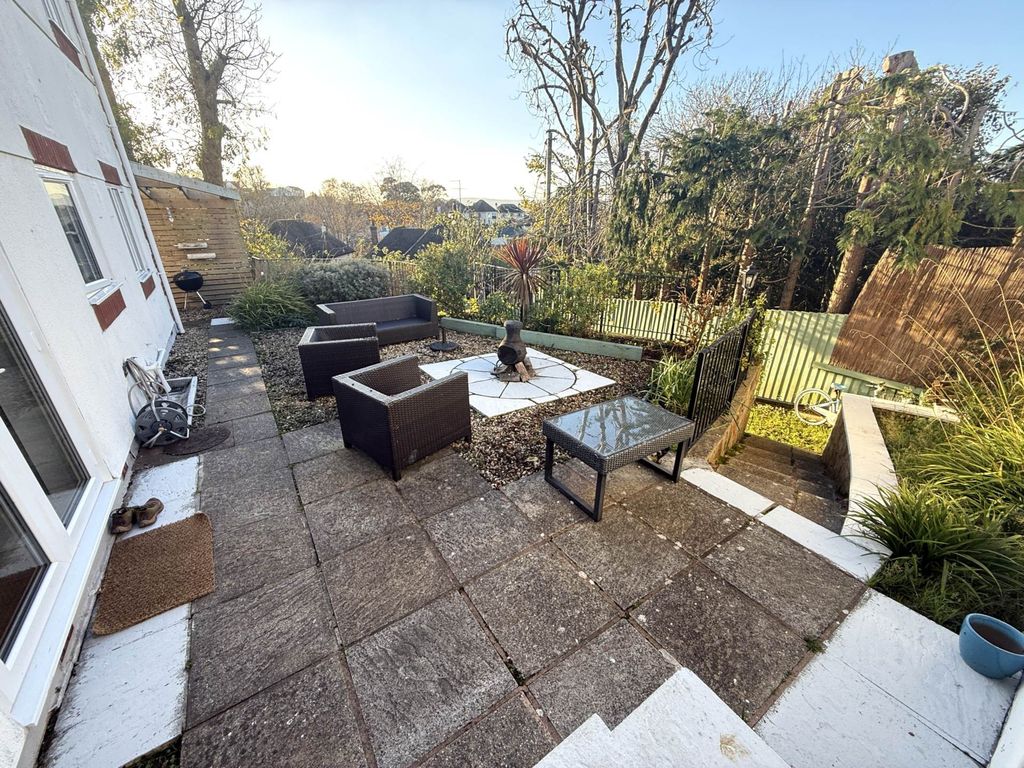 Property photo 3 of 18