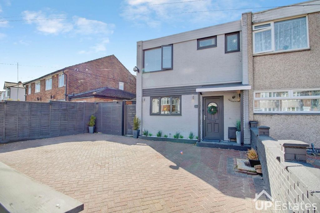 Property photo 1 of 40
