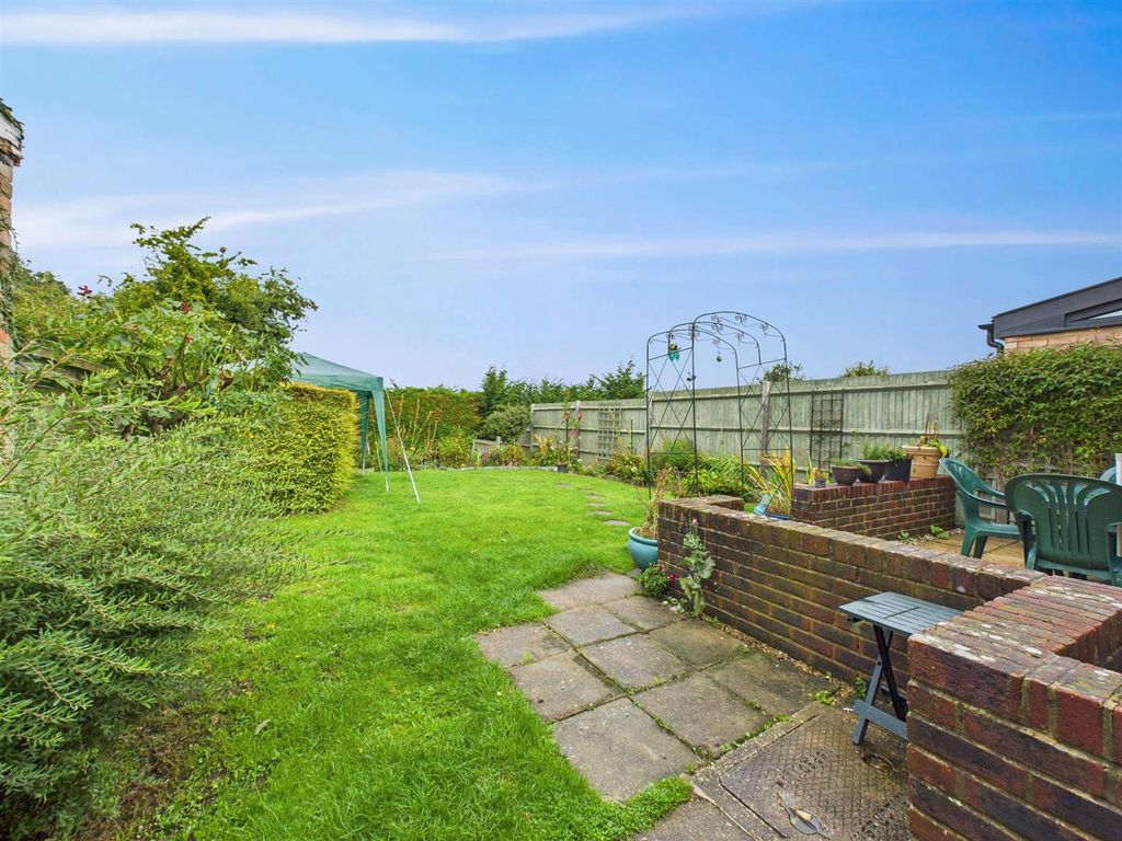 Property photo 3 of 26 Cam02885G0-Pr0472-Still015.Jpg