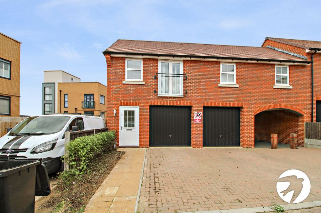 Property photo 1 of 8 Front