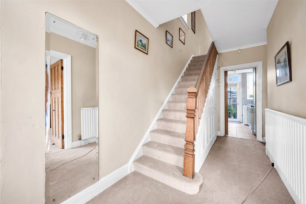 Property photo 3 of 21 Hallway