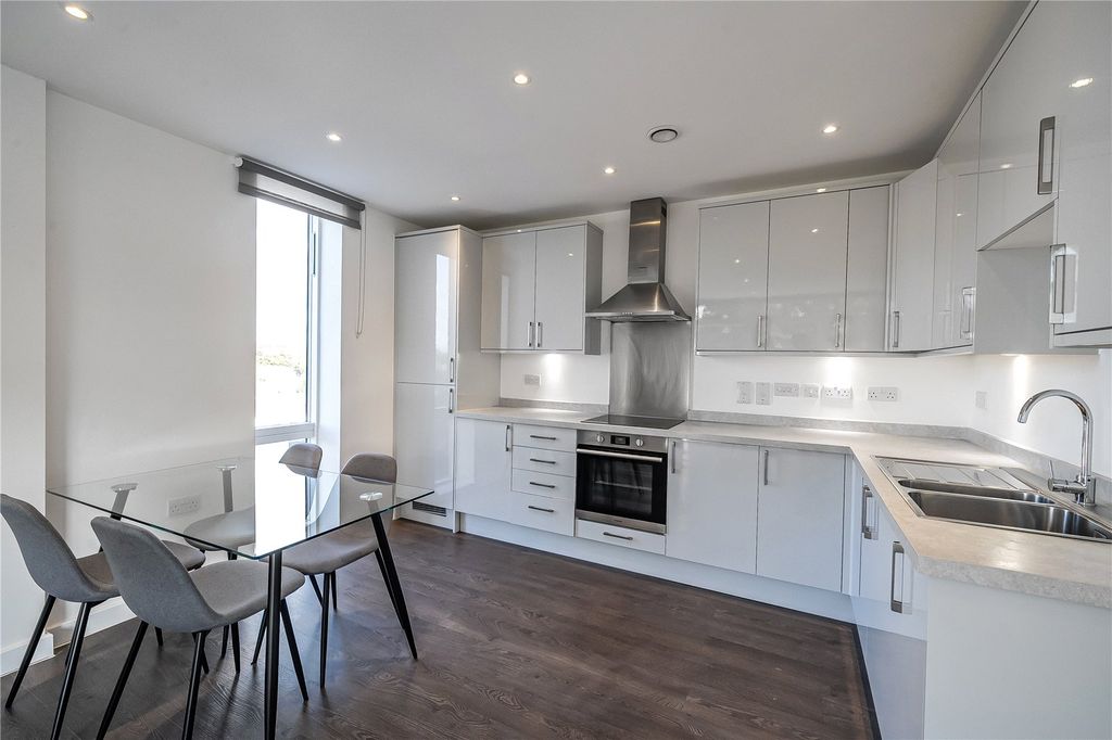 Property photo 3 of 15 Picture No. 16