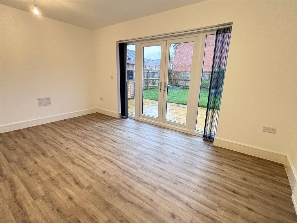 Property photo 2 of 15 Picture No. 04