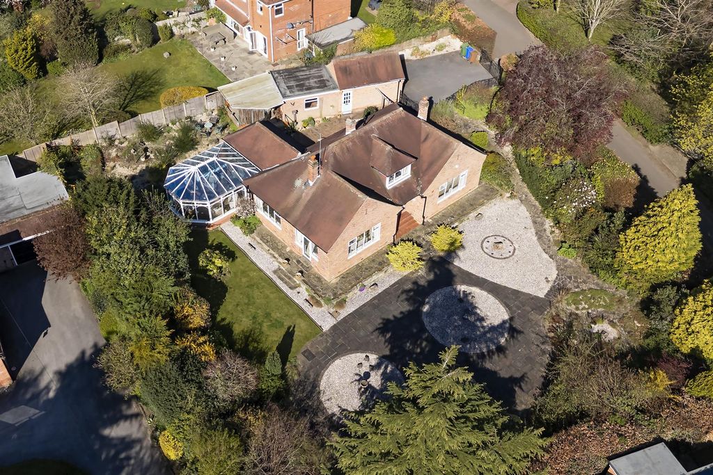 Property photo 1 of 25 Mill Lane - Main Image