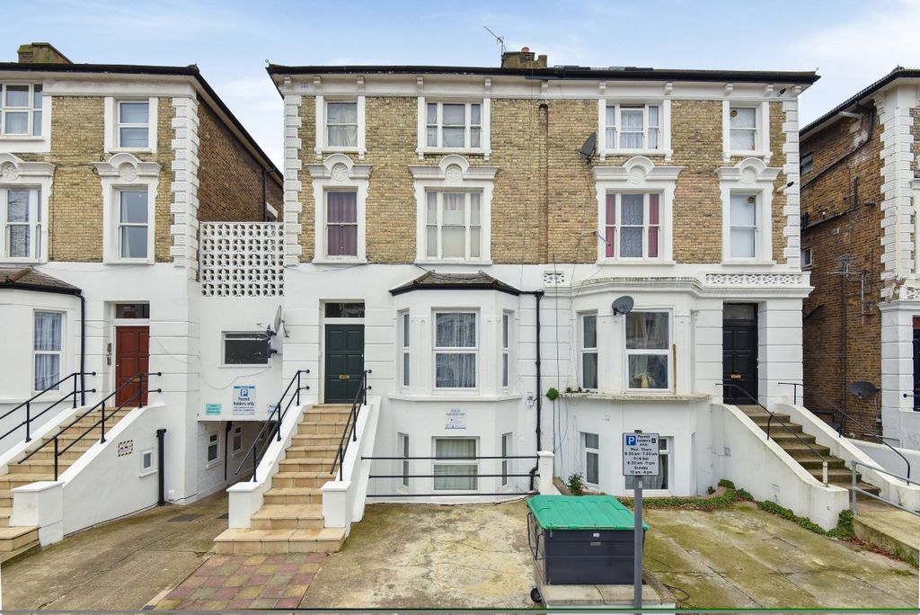 Property photo 1 of 13 404370 (1)