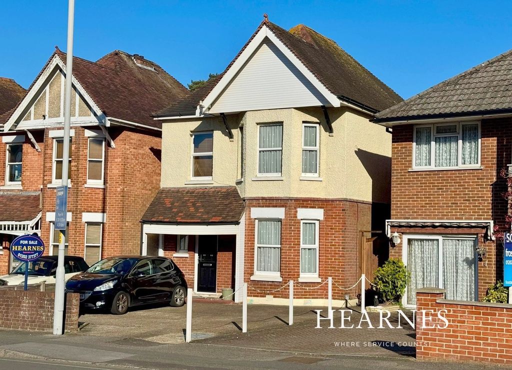 Property photo 2 of 33