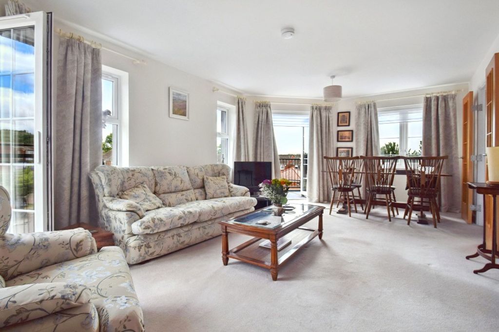 Property photo 2 of 12