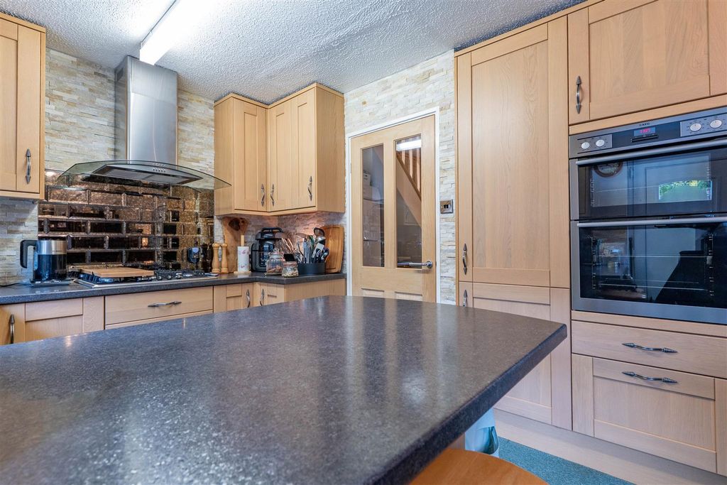 Property photo 2 of 20 Kitchen Dining Room