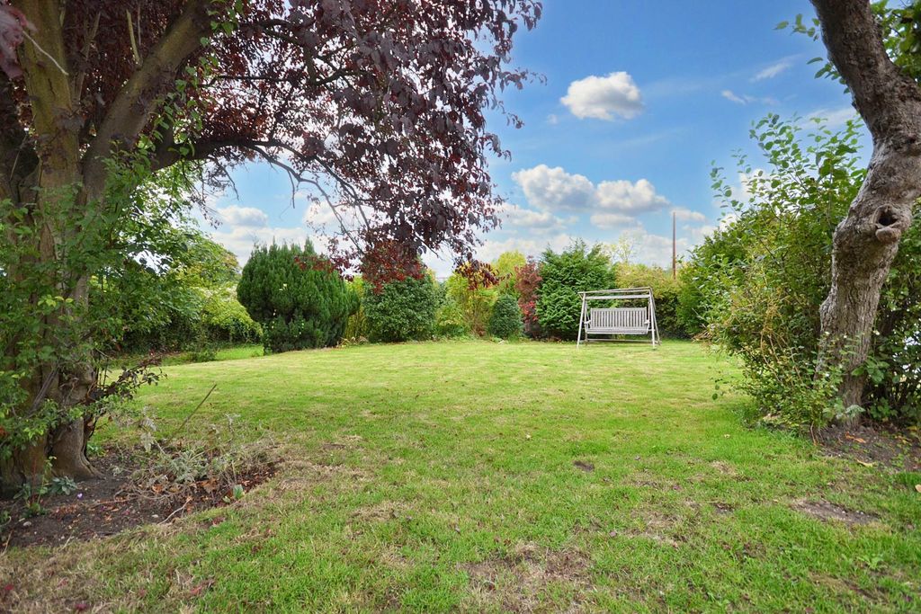 Property photo 2 of 37