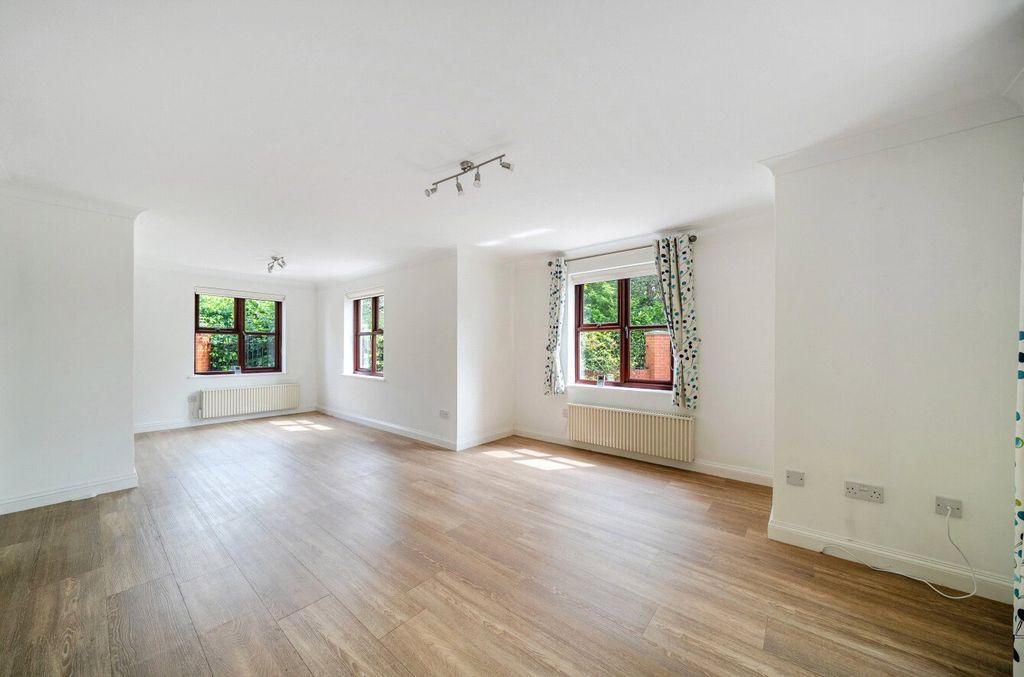 Property photo 3 of 12 Lounge/Dining Room