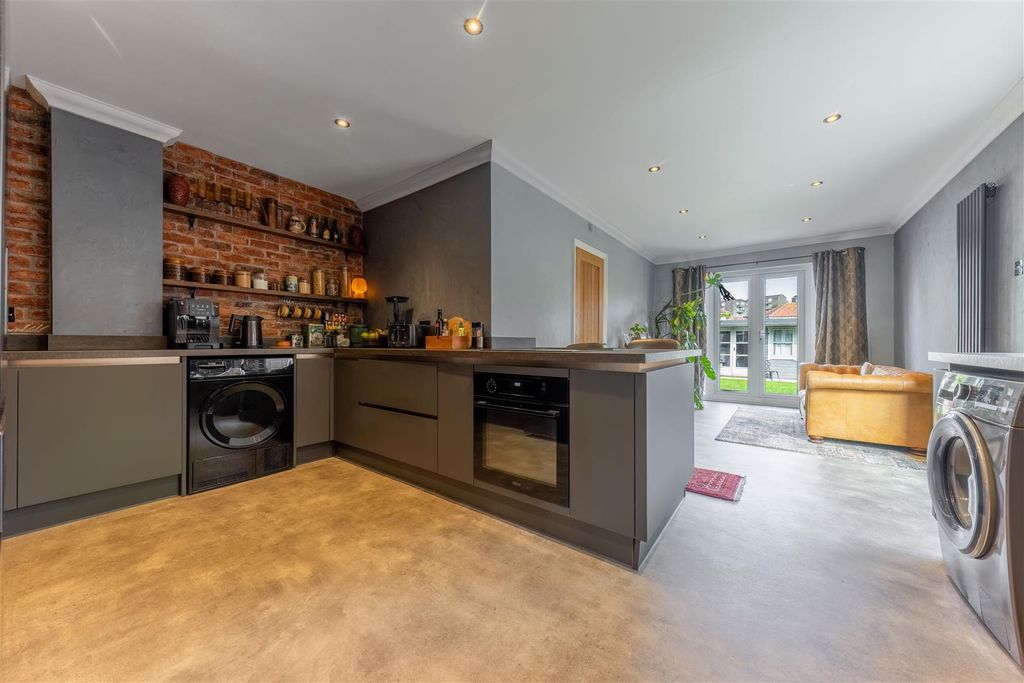 Property photo 3 of 29 Ba-15.Jpg