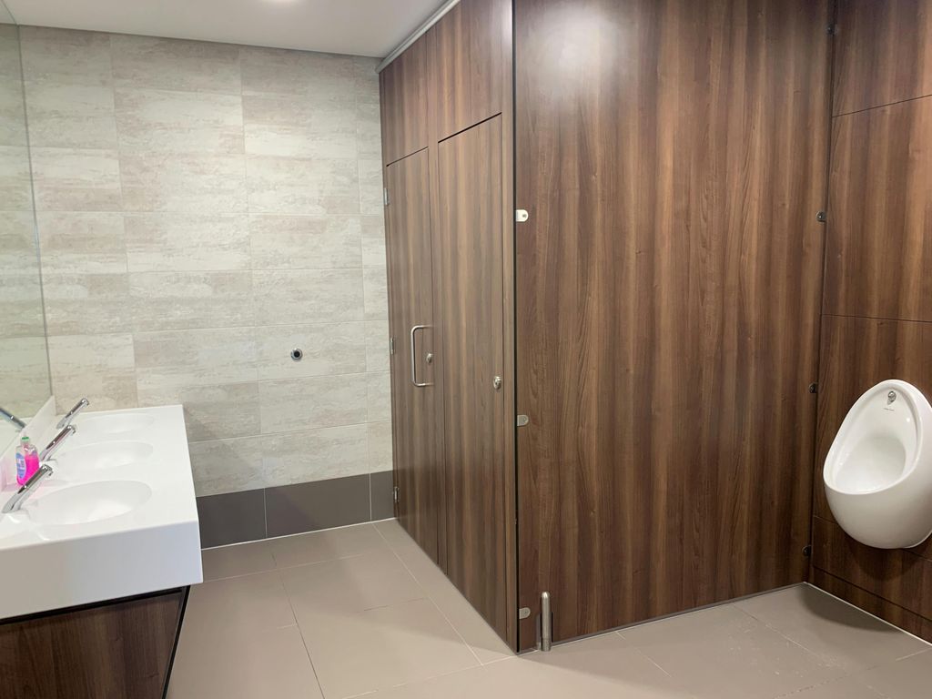 Property photo 2 of 2 Toilets.Jpg