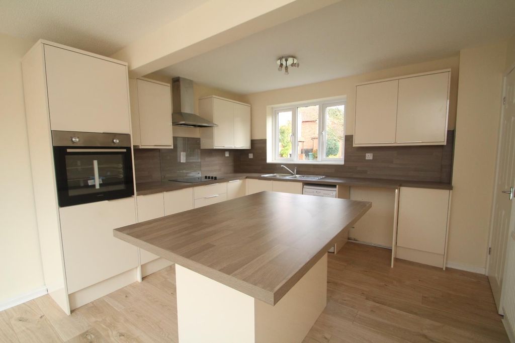 Property photo 1 of 8 0 General