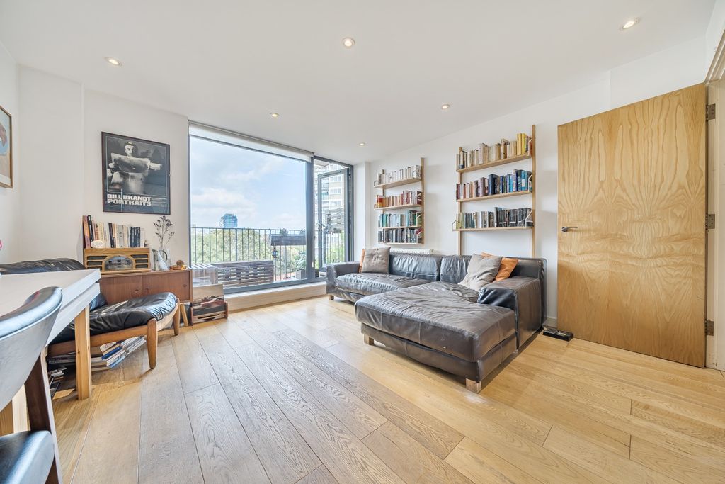 Property photo 1 of 15 4115370