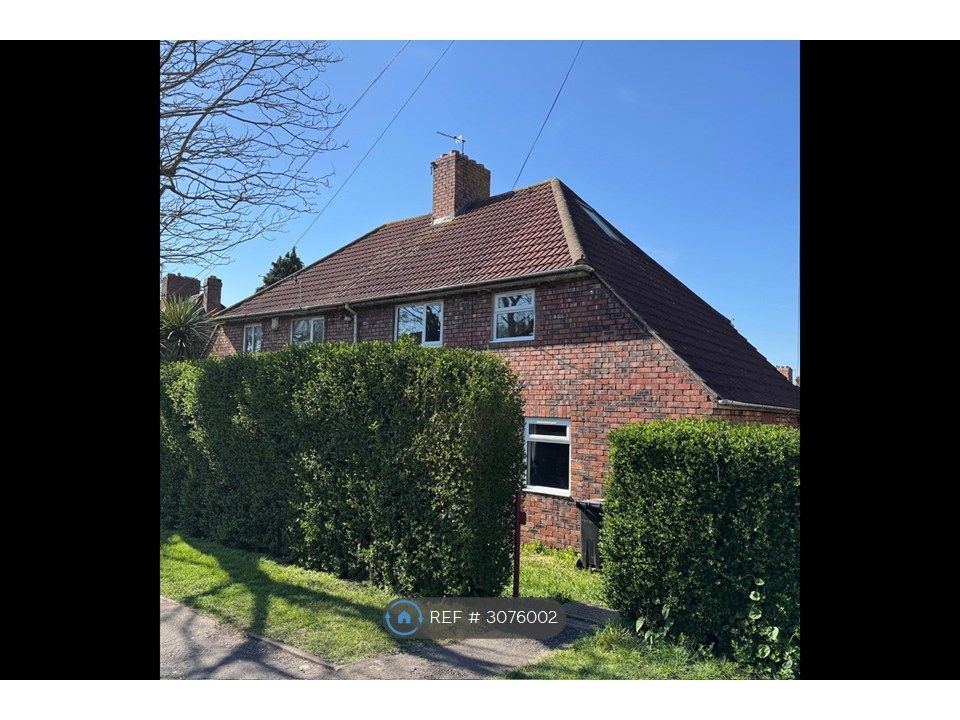 Property photo 2 of 32