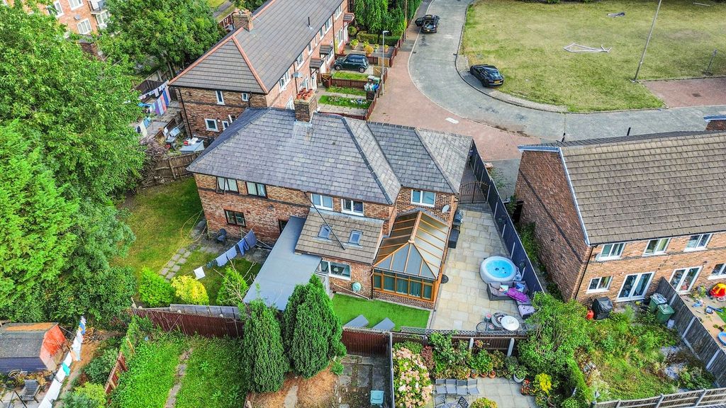 Property photo 2 of 37
