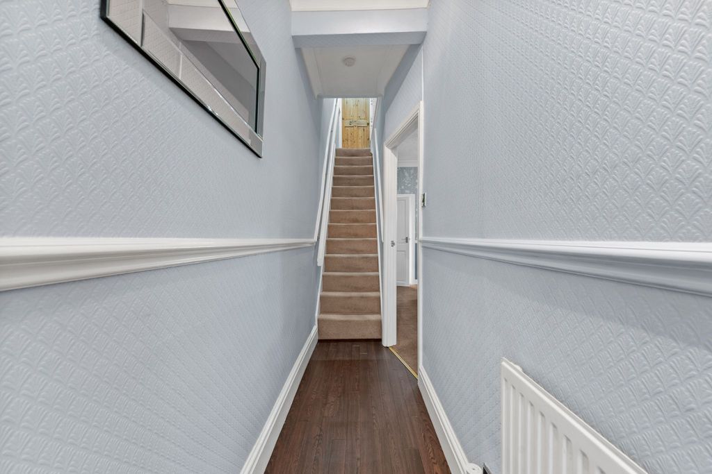 Property photo 3 of 29 Photograph 3