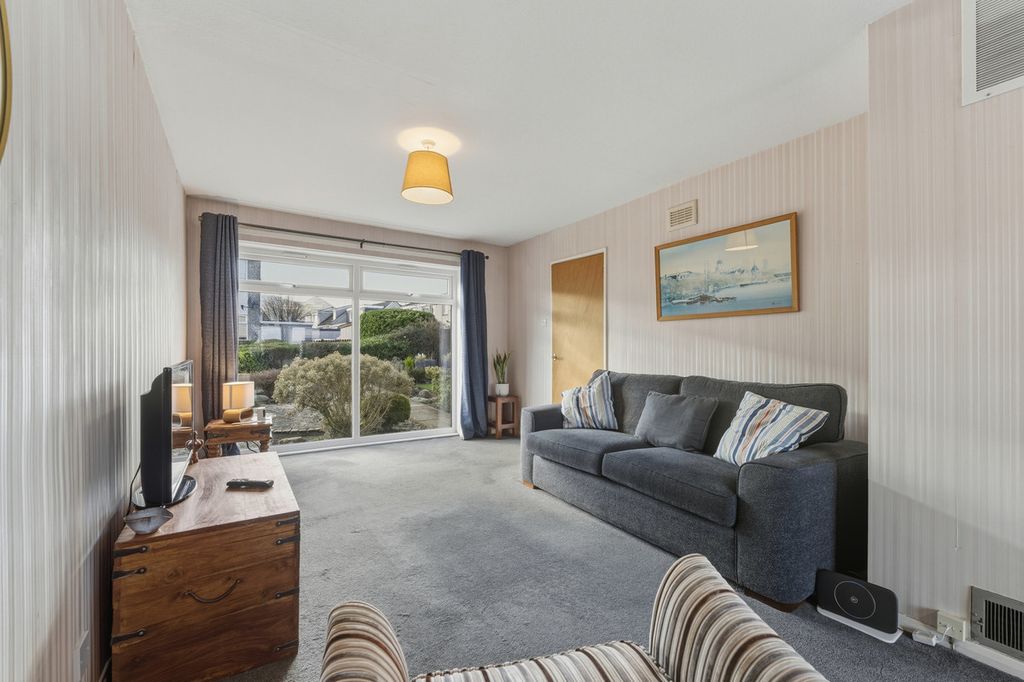 Property photo 2 of 41