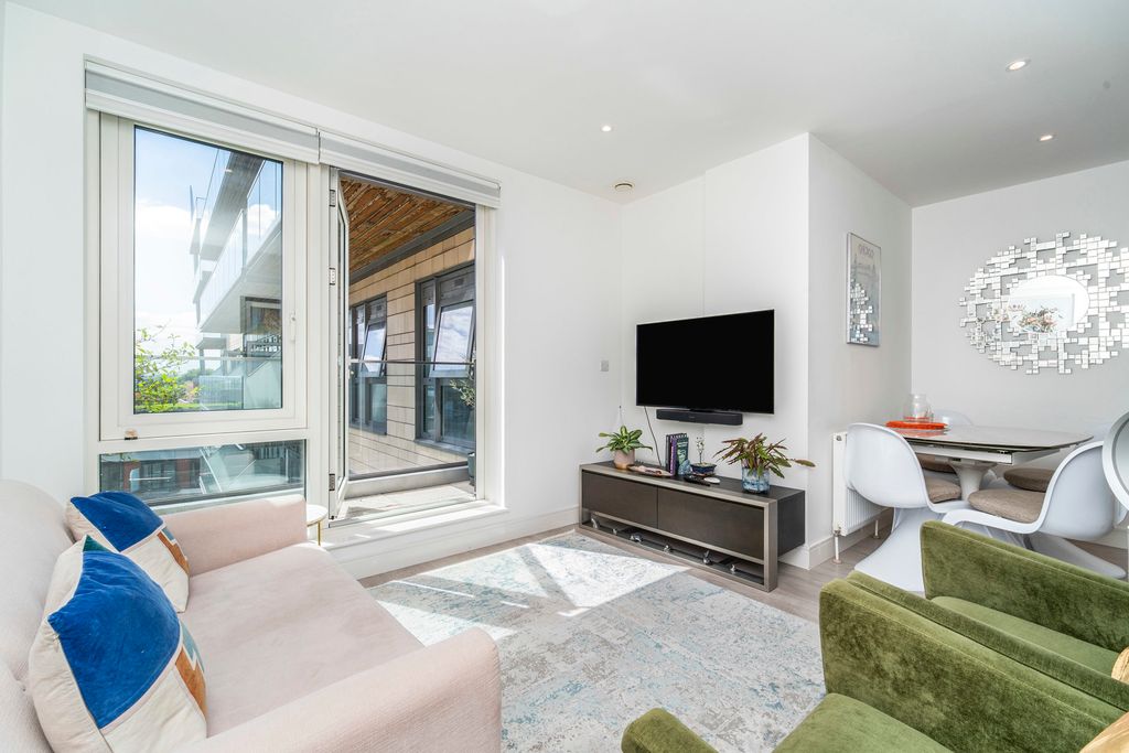 Property photo 2 of 11 Pbox-Img.Jpg