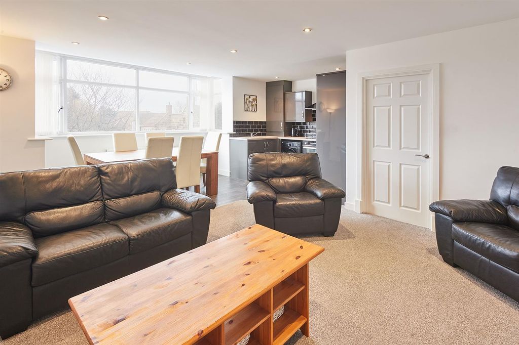 Property photo 3 of 15 Living Room 3.Jpg