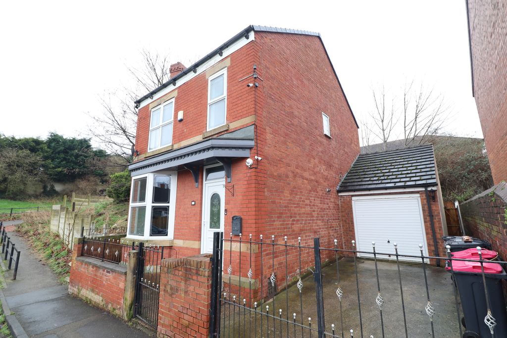 Property photo 2 of 16 Img_2735