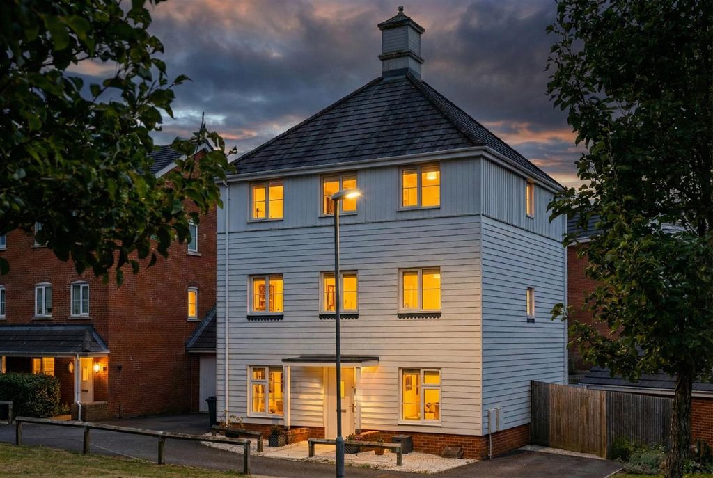 Property photo 1 of 22