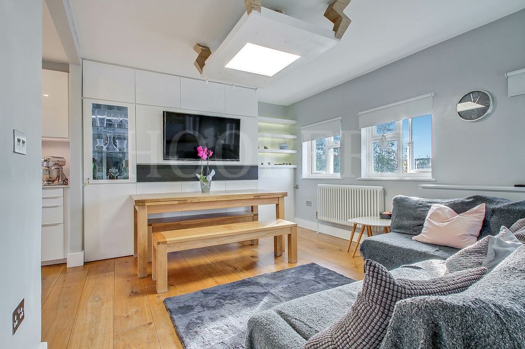 Property photo 3 of 15