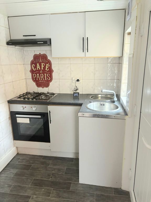 Property photo 1 of 6 Image