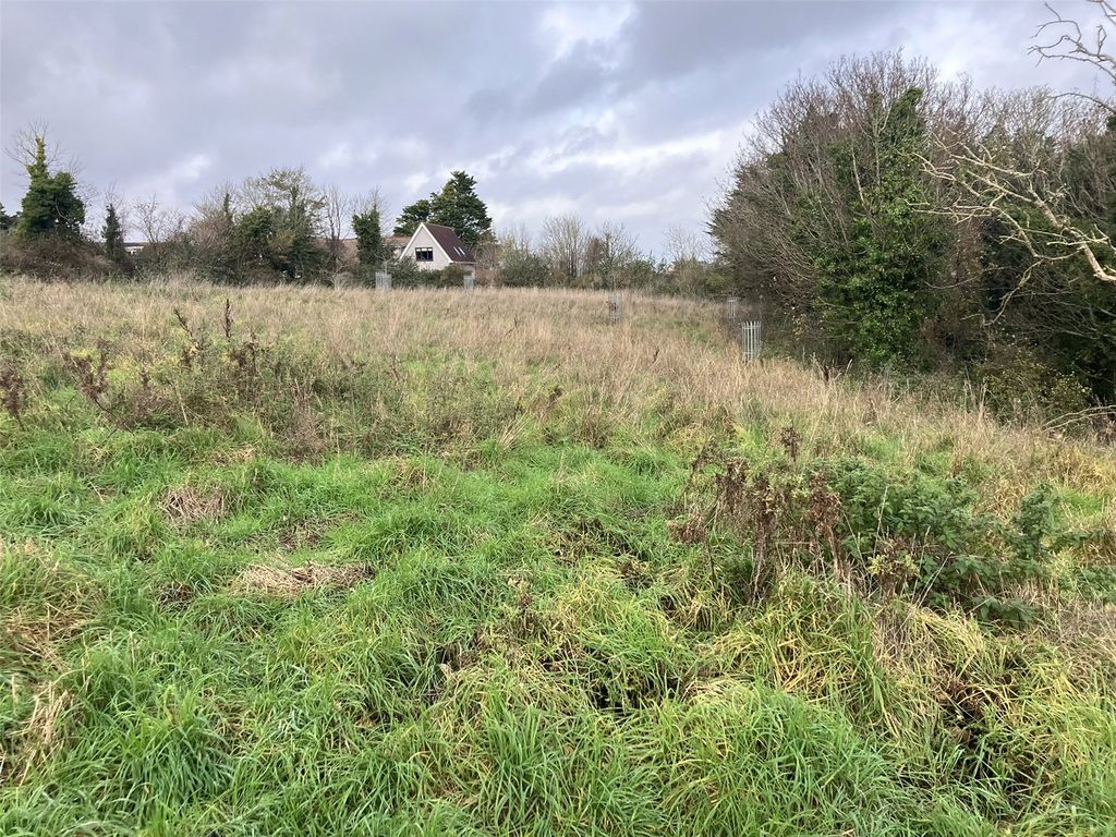 Property photo 2 of 4 Picture No. 04