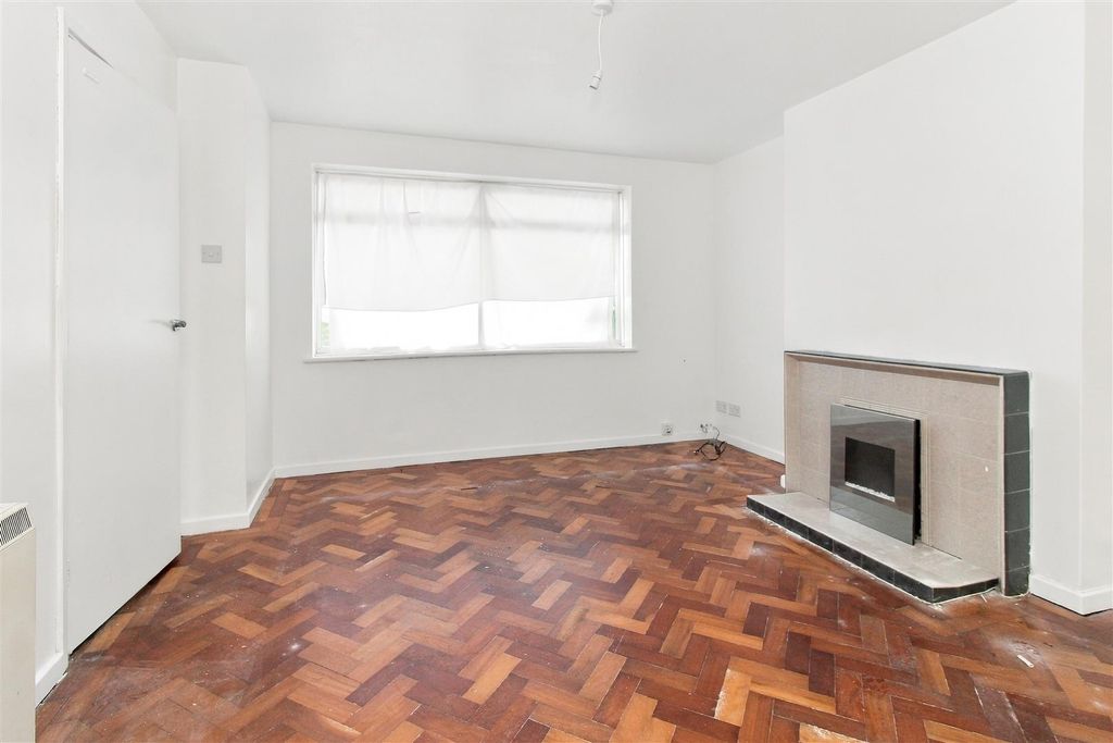 Property photo 2 of 14 Img_5835.Jpg